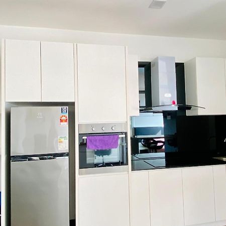 Landmark Residence 2, Studio For 2 Pax, High Floor, Nice View, Free Parking, Budget Stay Каджанг Екстериор снимка