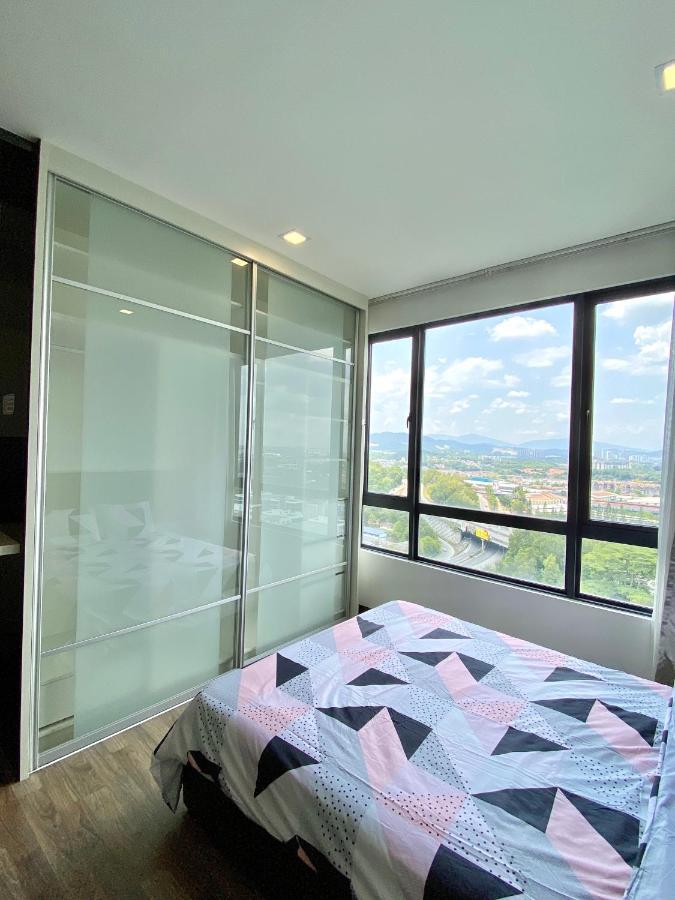 Landmark Residence 2, Studio For 2 Pax, High Floor, Nice View, Free Parking, Budget Stay Каджанг Екстериор снимка