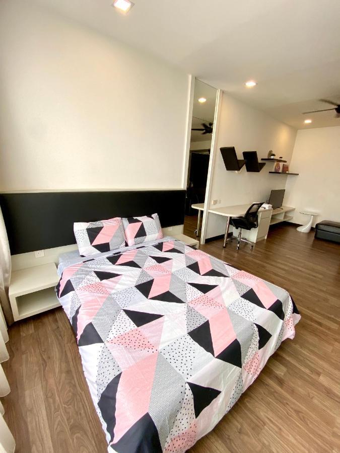 Landmark Residence 2, Studio For 2 Pax, High Floor, Nice View, Free Parking, Budget Stay Каджанг Екстериор снимка