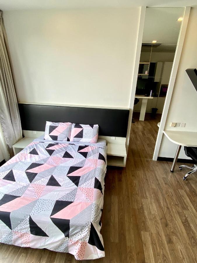 Landmark Residence 2, Studio For 2 Pax, High Floor, Nice View, Free Parking, Budget Stay Каджанг Екстериор снимка