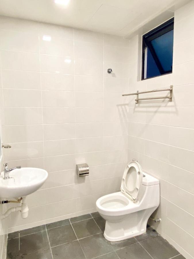 Landmark Residence 2, Studio For 2 Pax, High Floor, Nice View, Free Parking, Budget Stay Каджанг Екстериор снимка