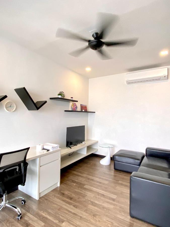 Landmark Residence 2, Studio For 2 Pax, High Floor, Nice View, Free Parking, Budget Stay Каджанг Екстериор снимка