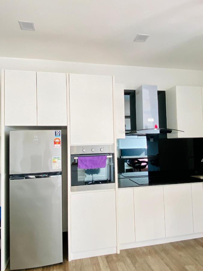 Landmark Residence 2, Studio For 2 Pax, High Floor, Nice View, Free Parking, Budget Stay Каджанг Екстериор снимка