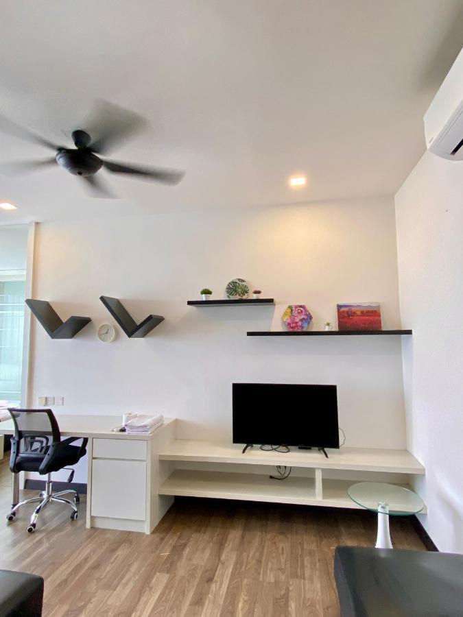 Landmark Residence 2, Studio For 2 Pax, High Floor, Nice View, Free Parking, Budget Stay Каджанг Екстериор снимка